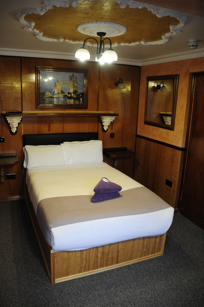 Cricklewood Lodge Hotel 27/33
