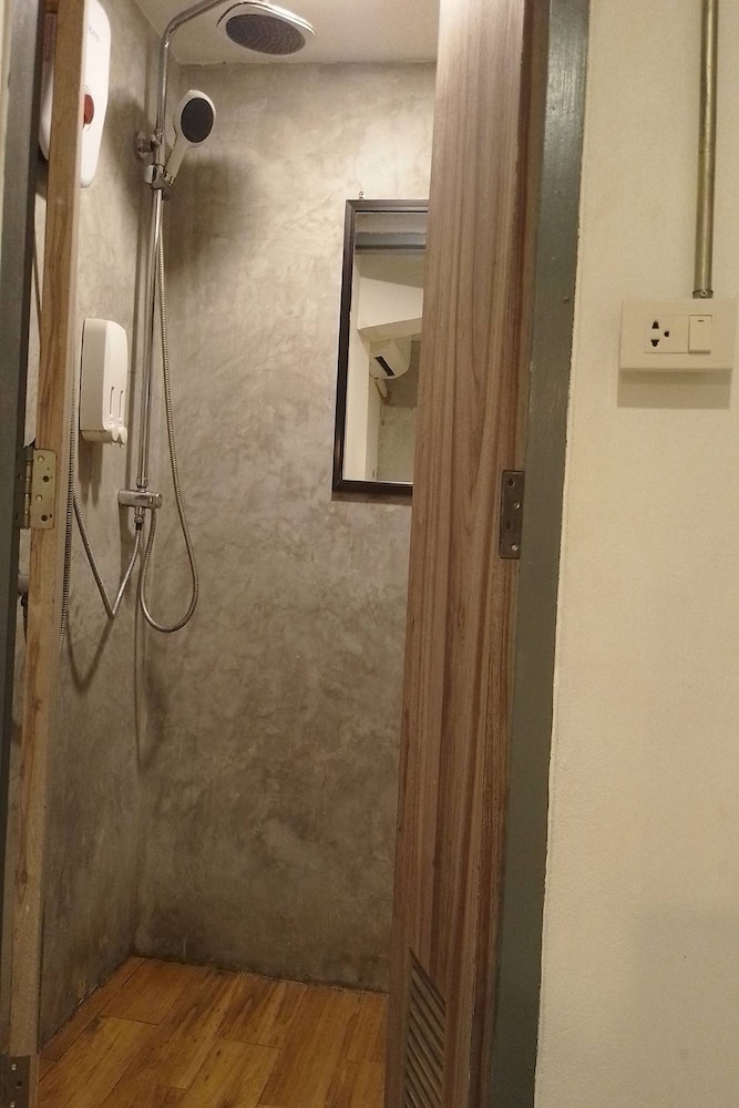 Ora Hostel Bangkok 47/65