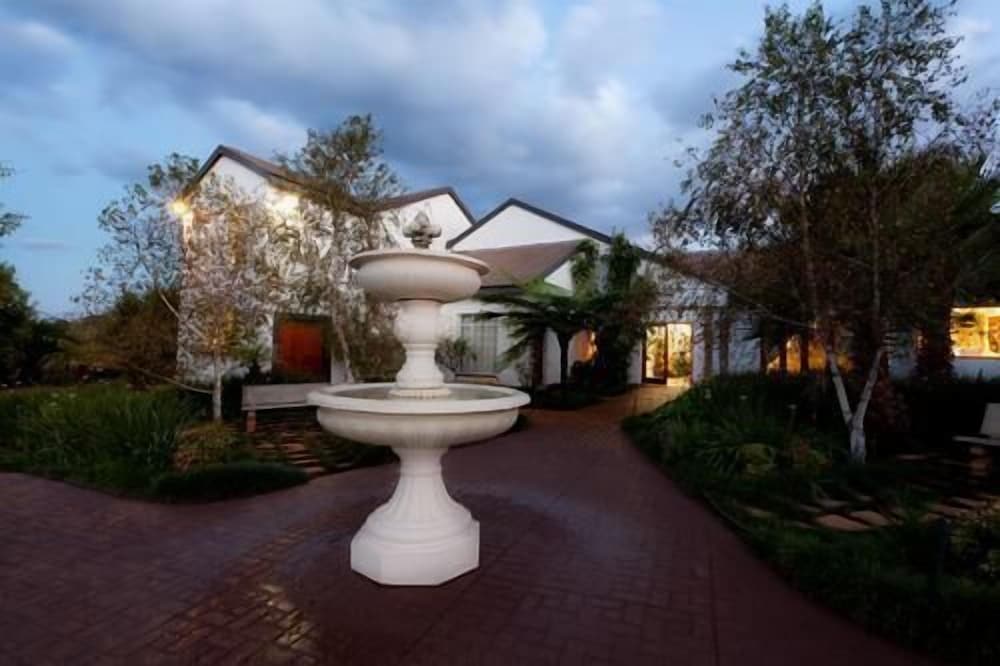 Africasky Guest House 17/19