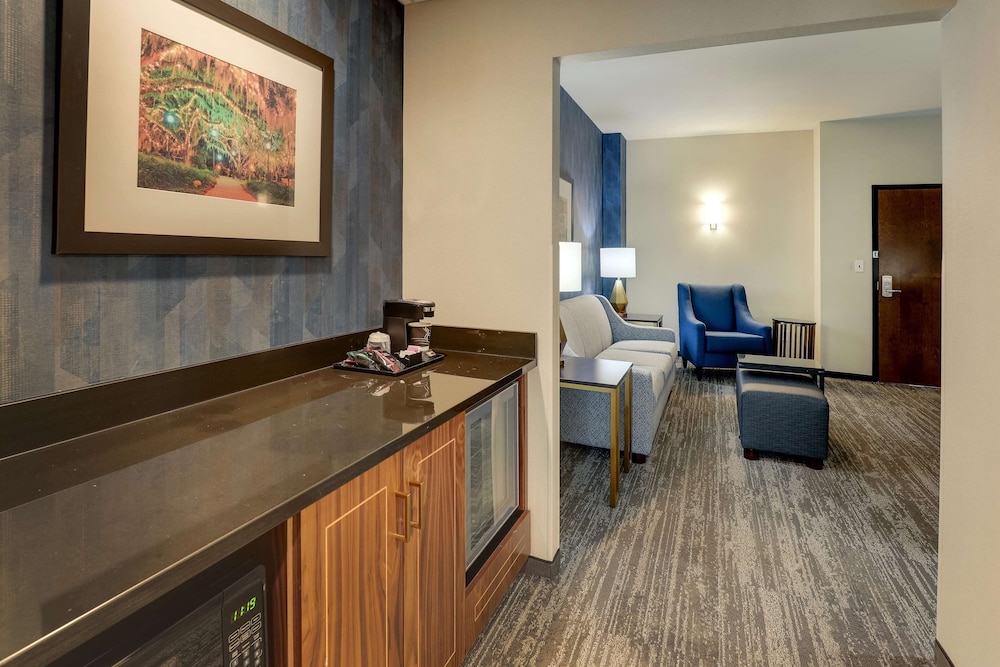 Drury Plaza Hotel Tallahassee 50/50