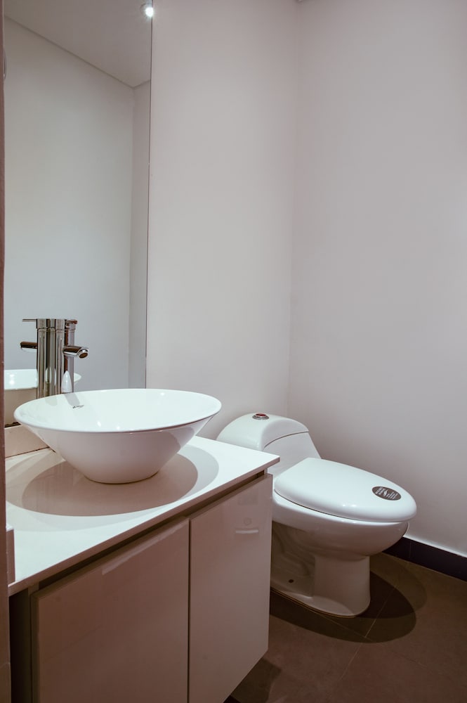 Hemma Suites 48/50