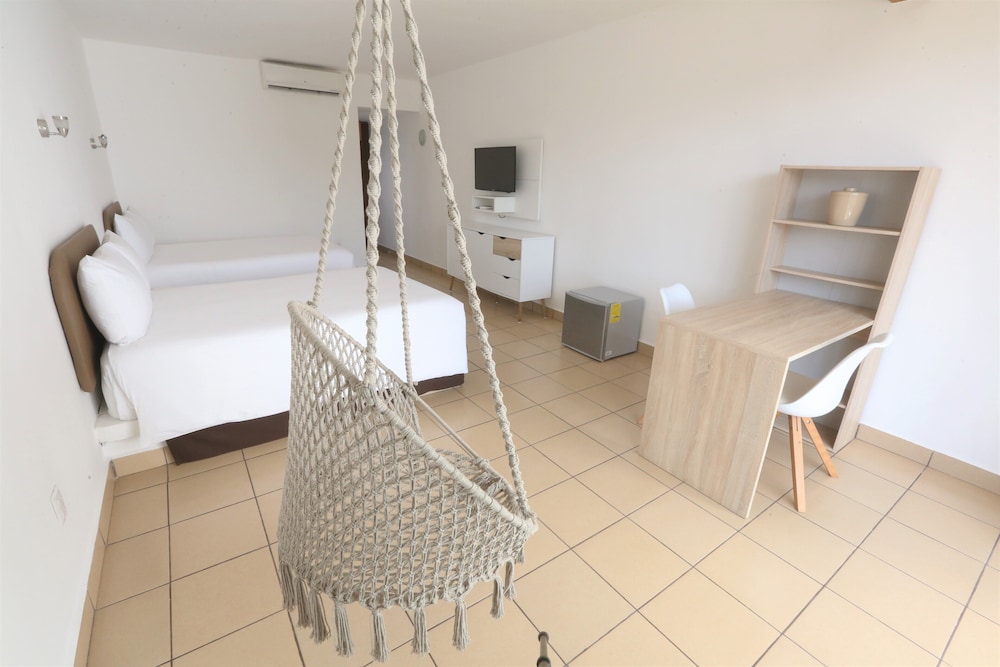 Cozumel Hotel & Resort 35/50