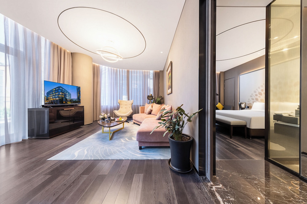 Cachet Boutique Kunming Artime 37/50