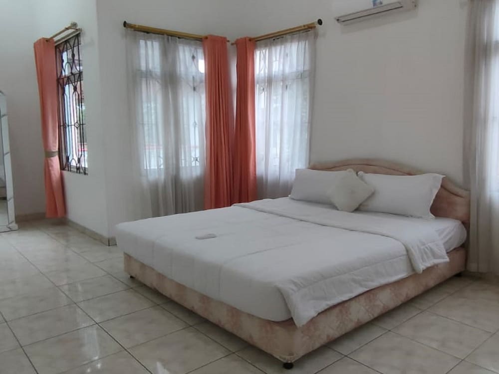 Villa Kota Bunga Anyelir 8/51
