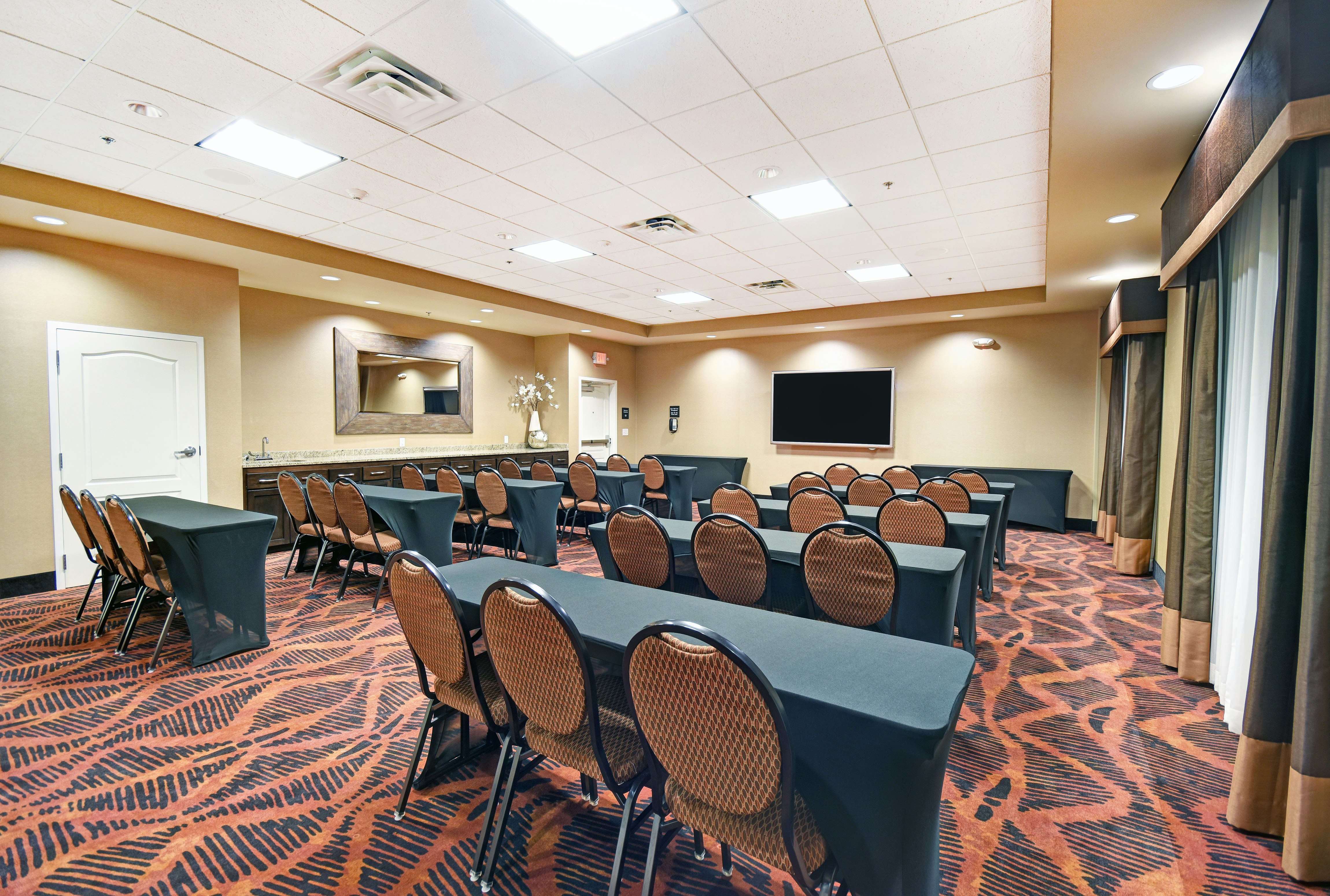 Hampton Inn and Suites Milwaukee Franklin 38/44