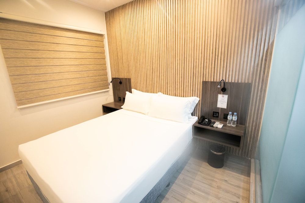 CITY POD HOTEL 20/40