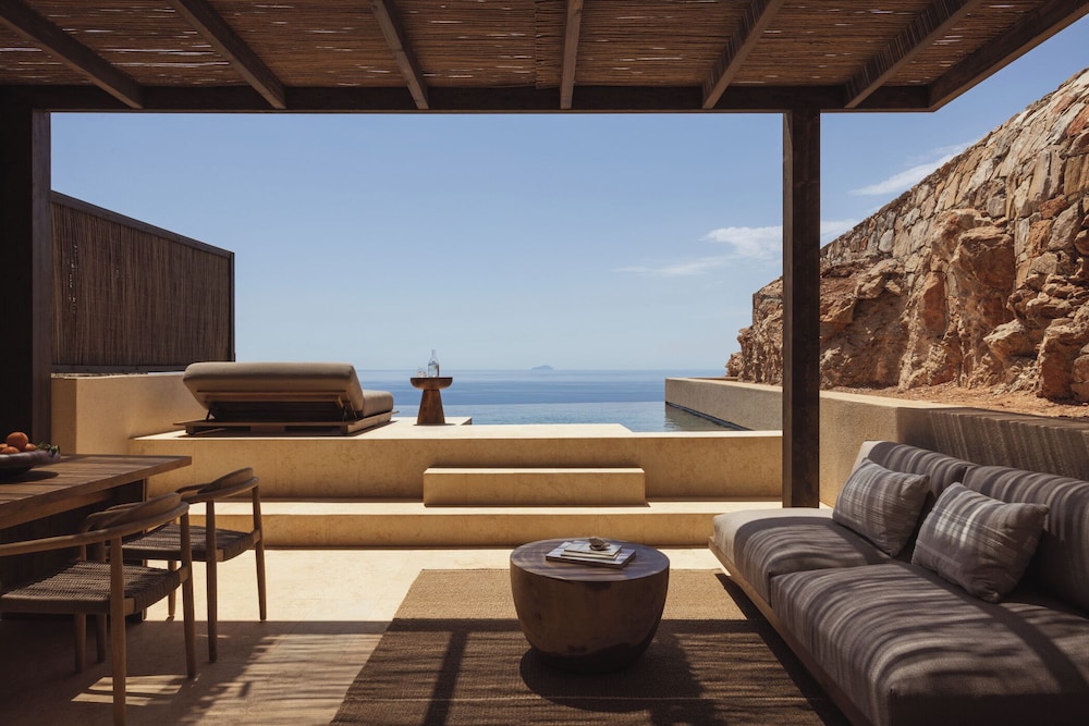 Gundari Folegandros 22/50