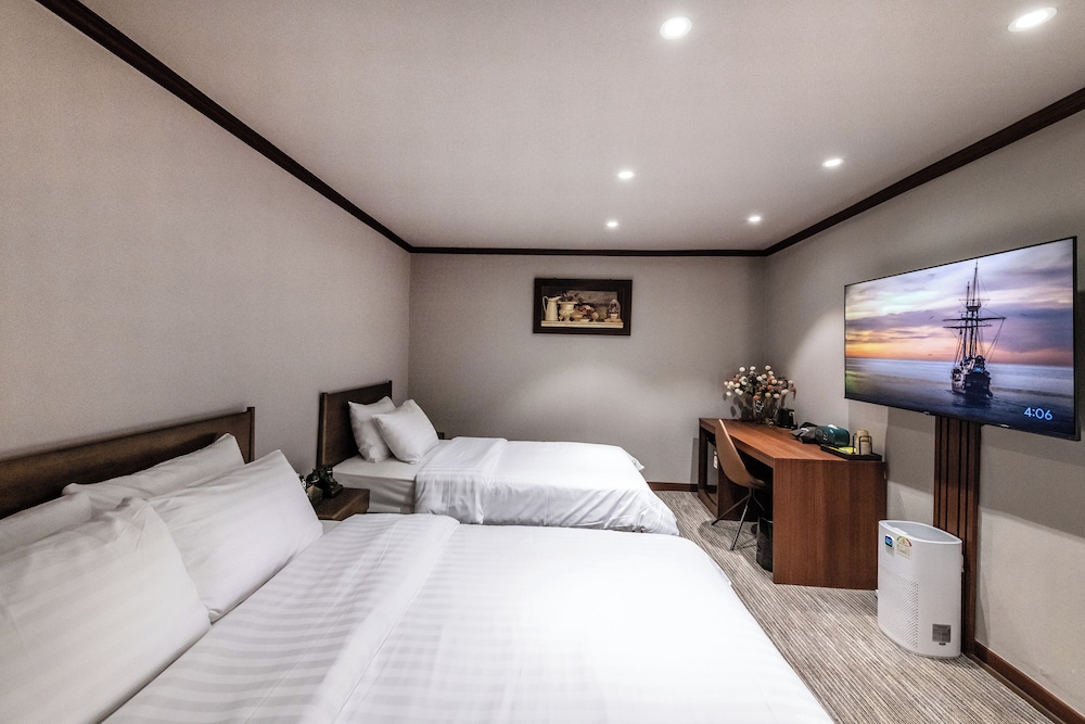 New Chonji Hotel 28/66