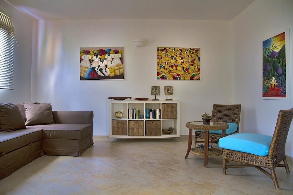 Tracadero Beach Resort 47/77