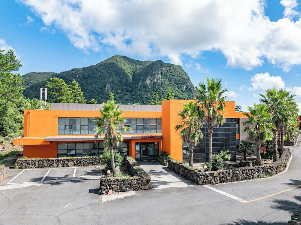 Dammora Hotel and Resort in SEOGWIPO