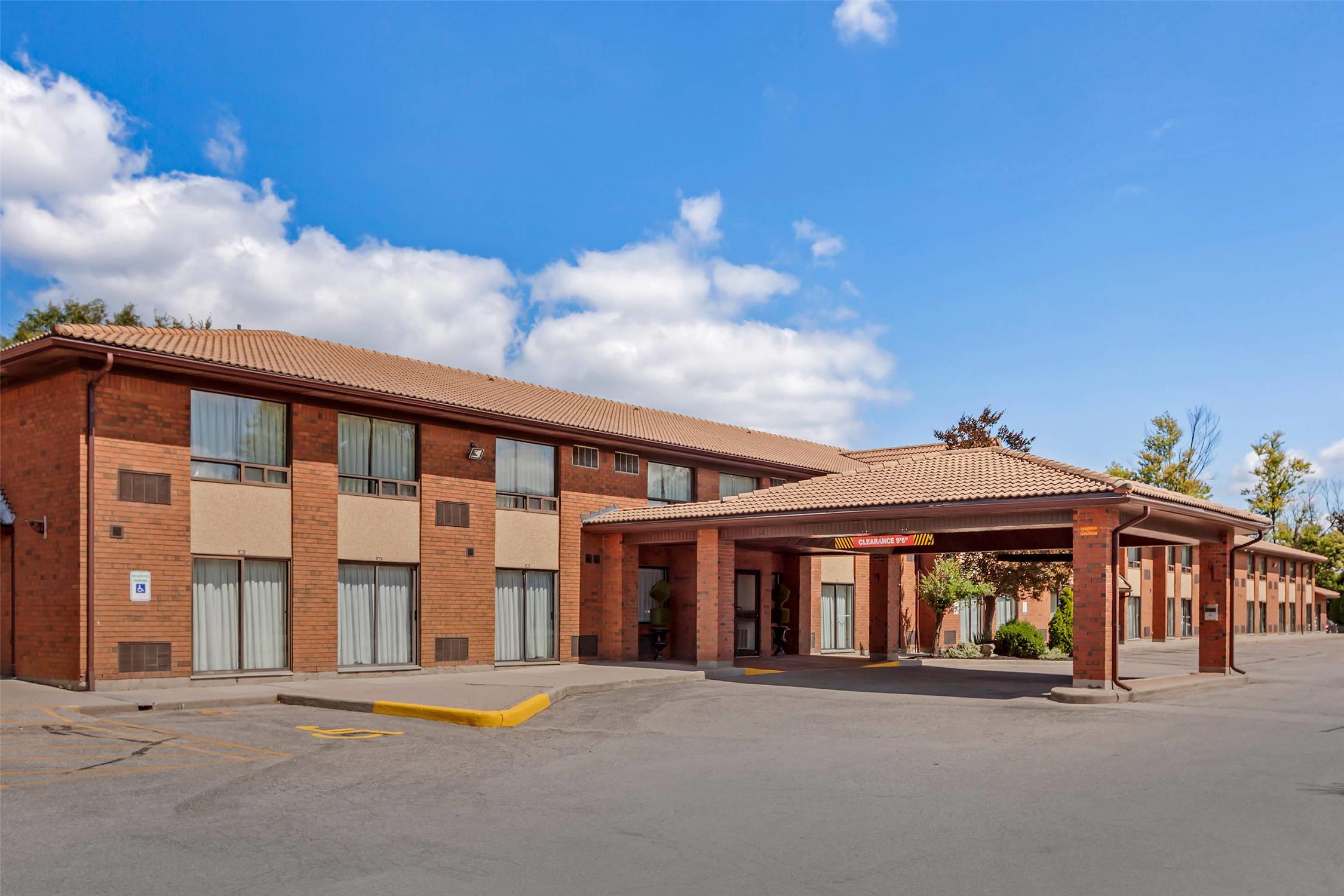 Comfort Inn Brantford 3/29