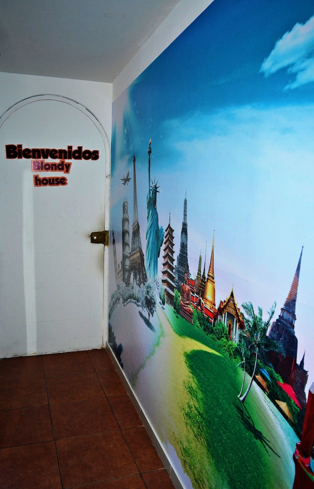 Blondys House 34/50