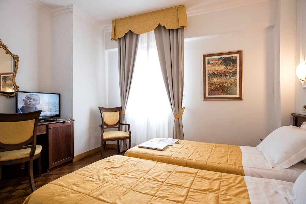Grand Hotel Italia 12/50