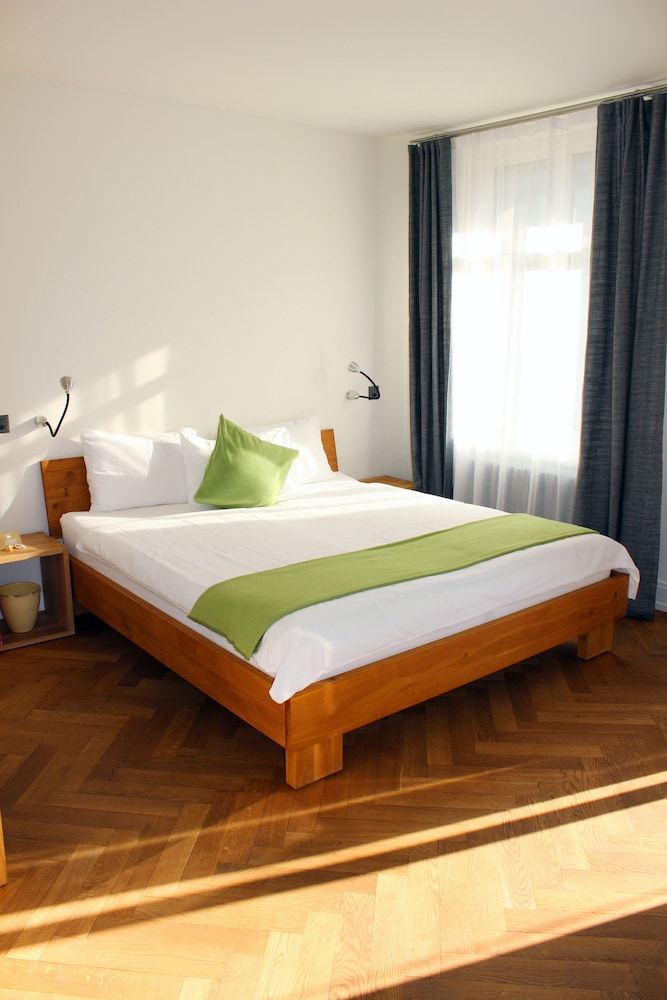 Hotel Ni-Mo 7/40