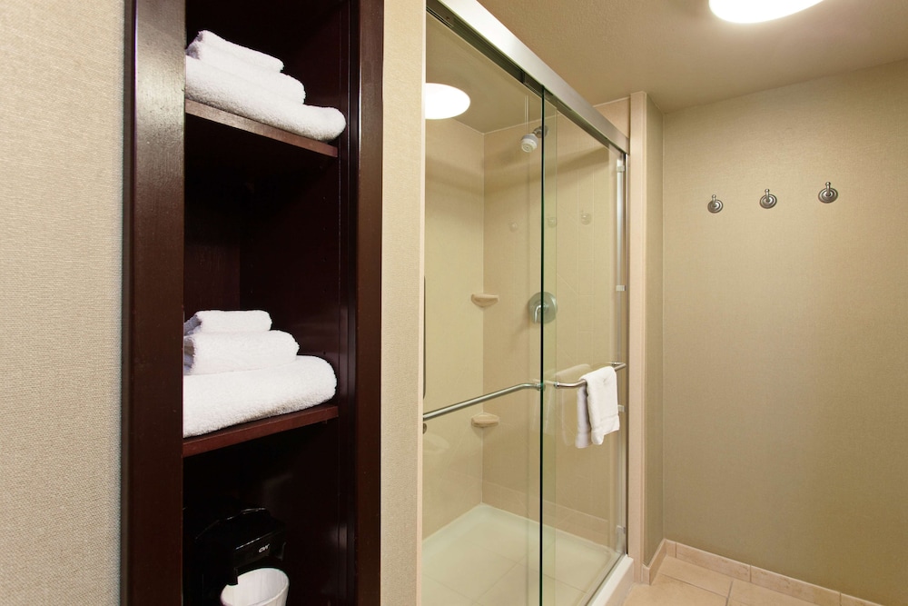 Hampton Inn Suites Merced 6/28