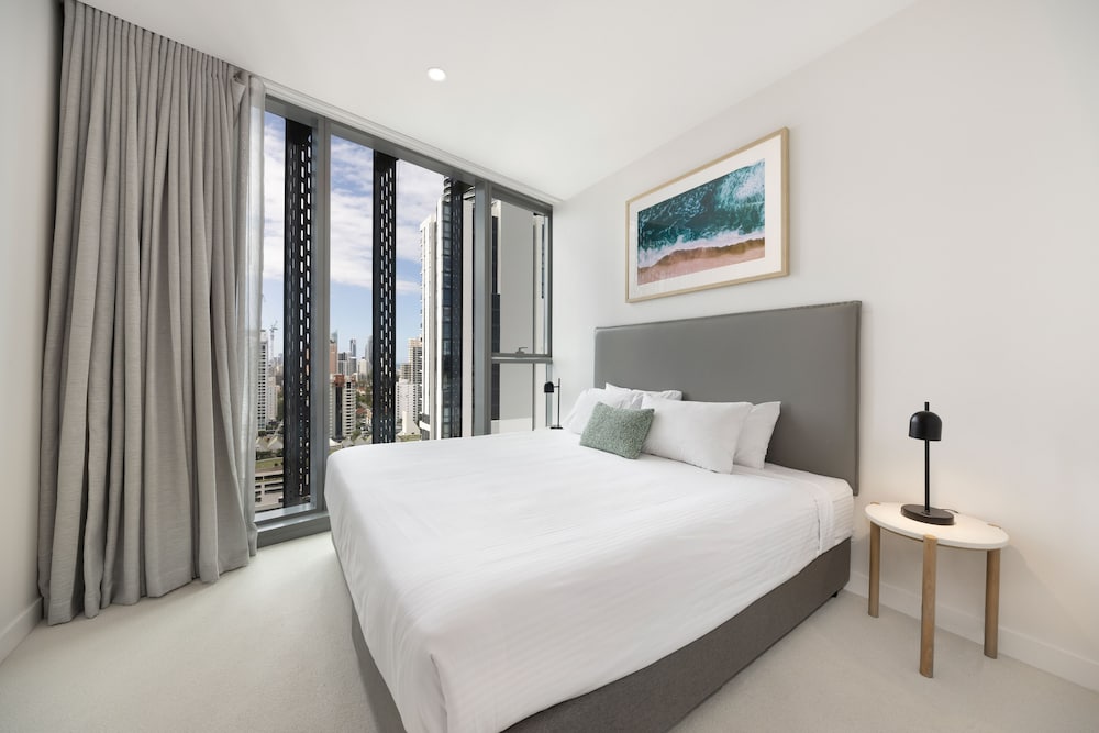 ULTIQA Signature at Broadbeach 15/50