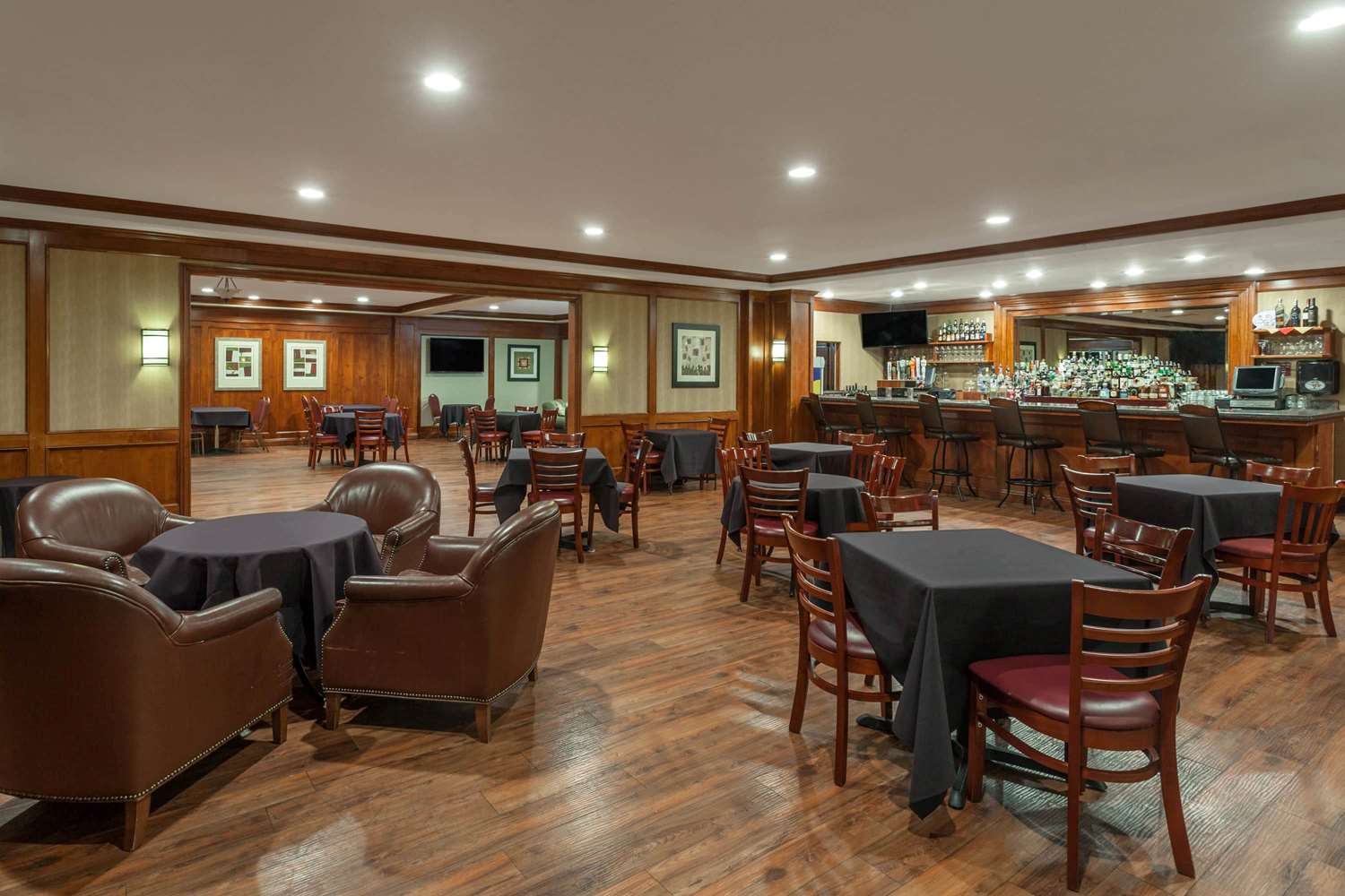 Wyndham Visalia 8/18