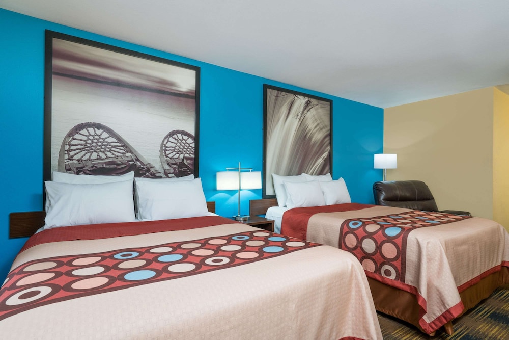 Super 8 By Wyndham Rochester Mayo Clinic Area 9/26