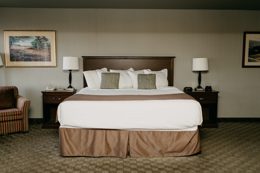 Seaport Inn and Suites 12/38