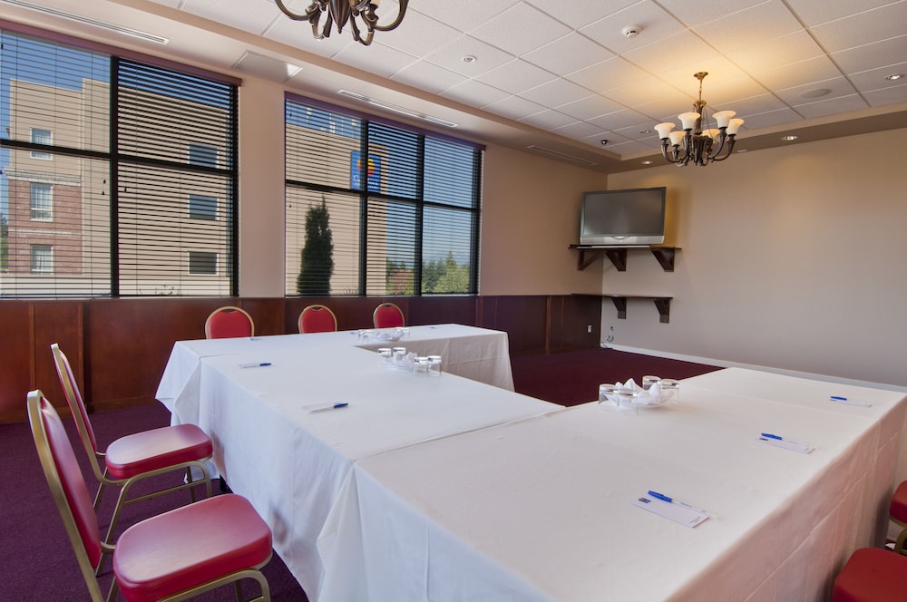 Comfort Inn & Suites Surrey 22/60