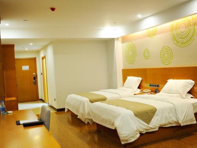 Greentree Inn Zhenjiang Dagang New District Tonggang Road Butterfly Square Hotel 9/18