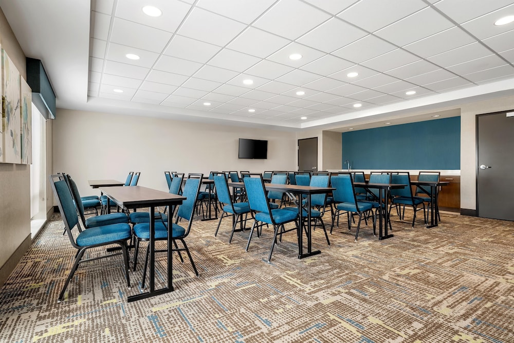 Hampton Inn Suites Pekin Peoria Area Il 49/56