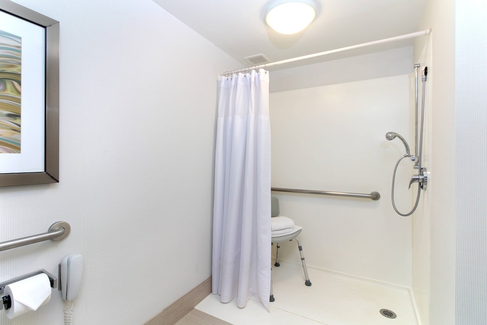 Courtyard by Marriott Hartford Cromwell 3/38