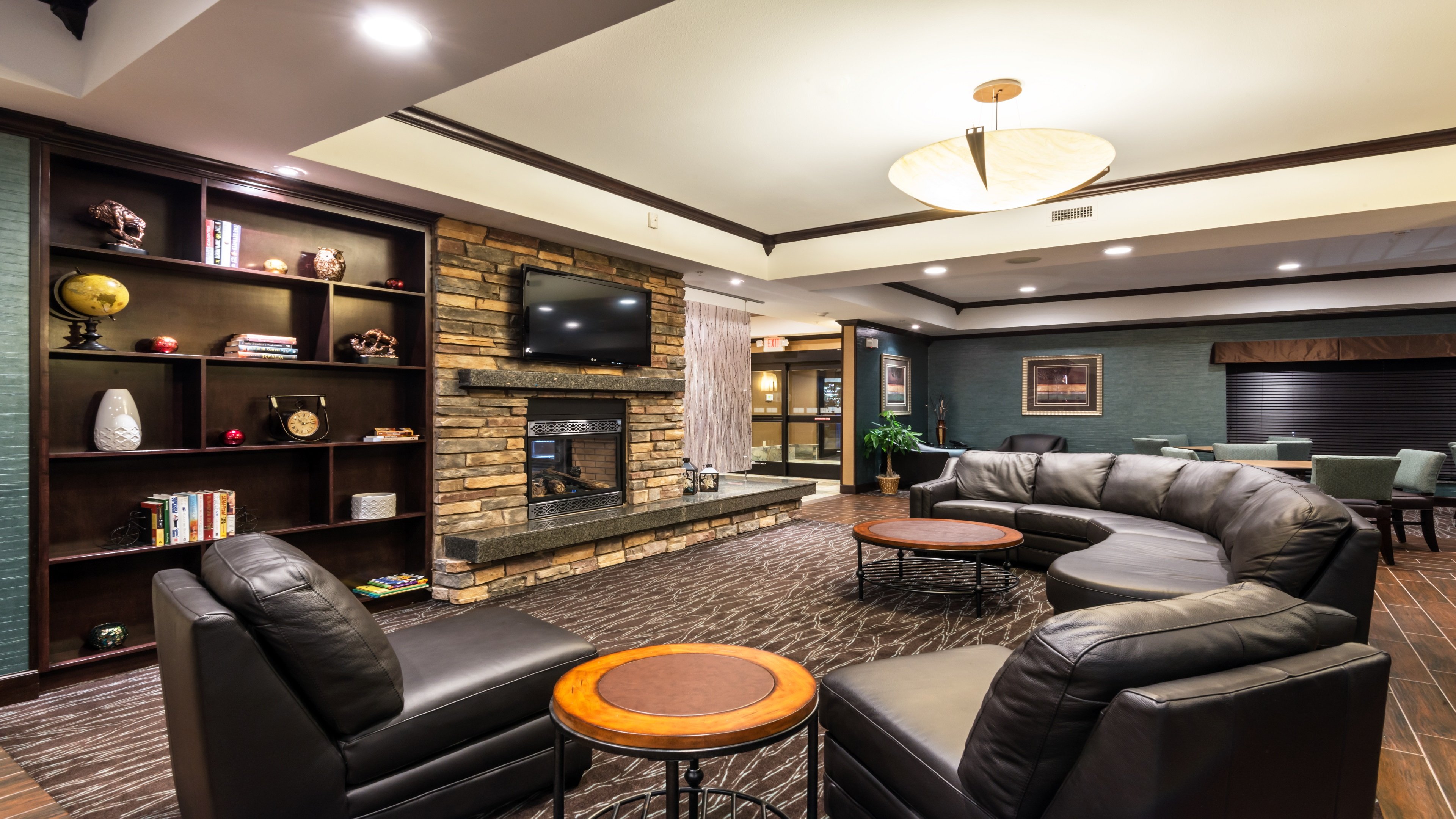 Holiday Inn Express Hotel And Suites Butte 25/46