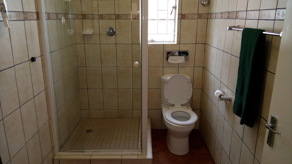 Royal Hotel Ladysmith 36/41