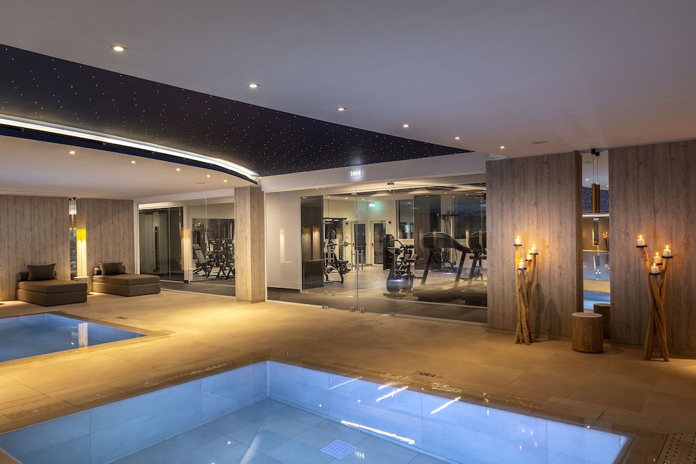 Chrysomare Beach Hotel & Resort 42/68