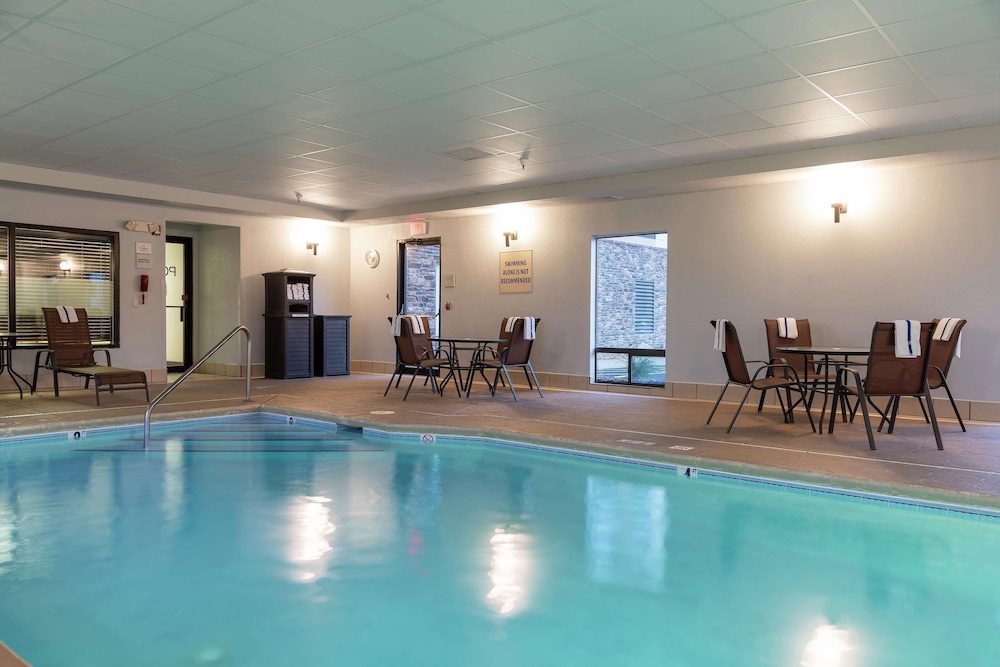 Hampton Inn Akron/Kent Area 33/76
