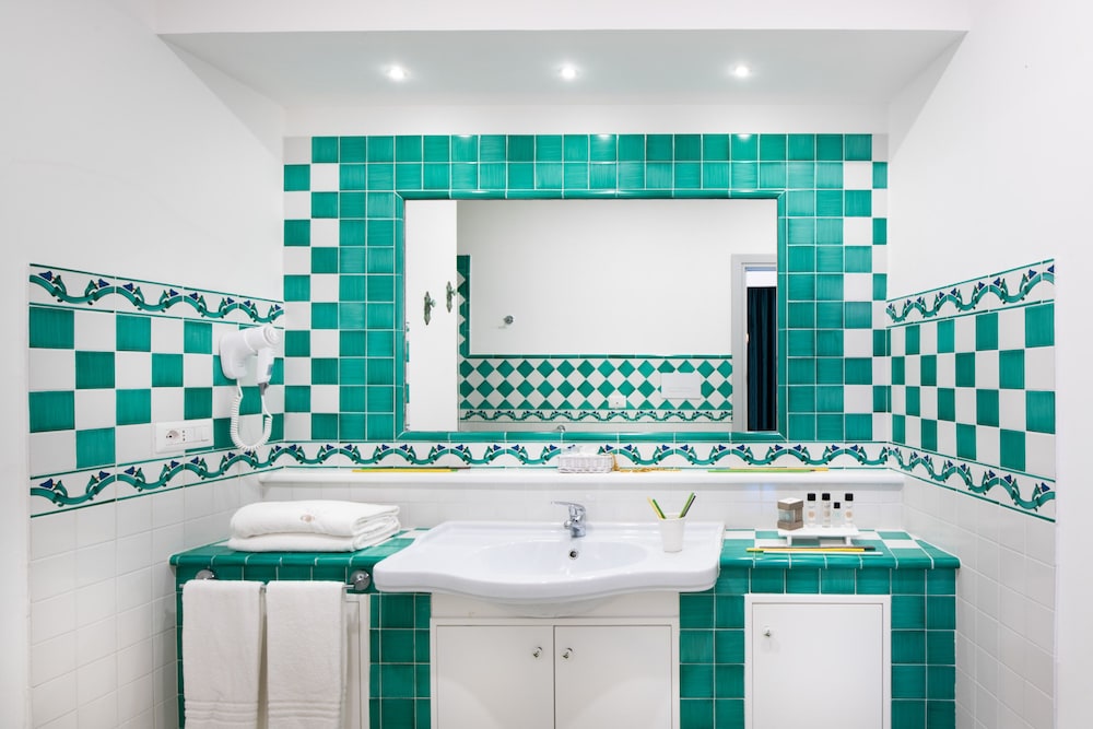 Grand Hotel Tritone 66/76