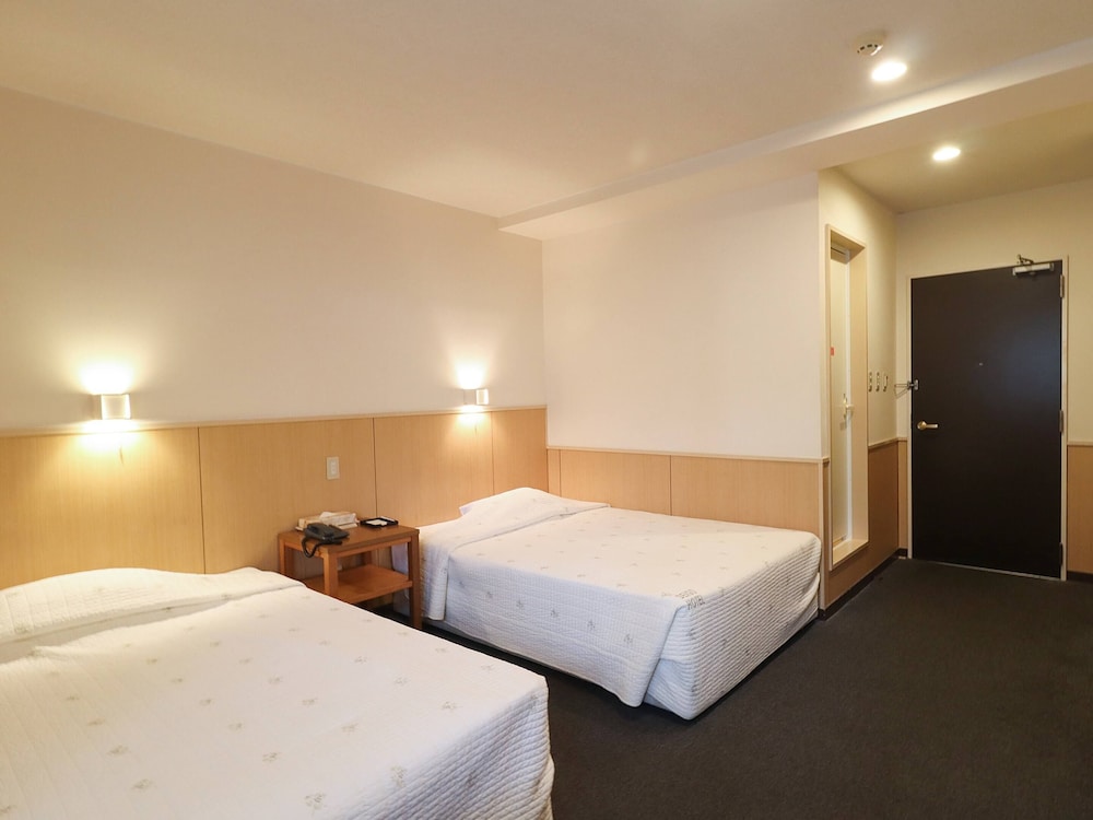 ROOM, TWIN BEDS, SMOKING
