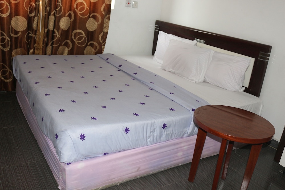 Phisbond Hotels 6/11