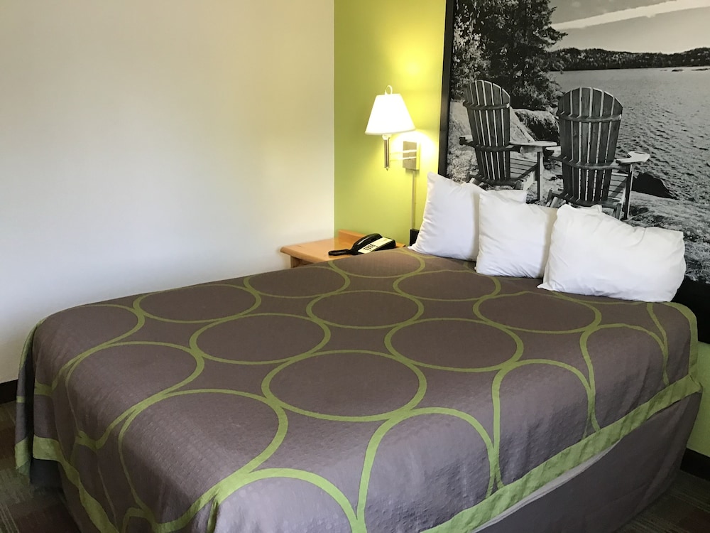 Super 8 by Wyndham Powell 6/18
