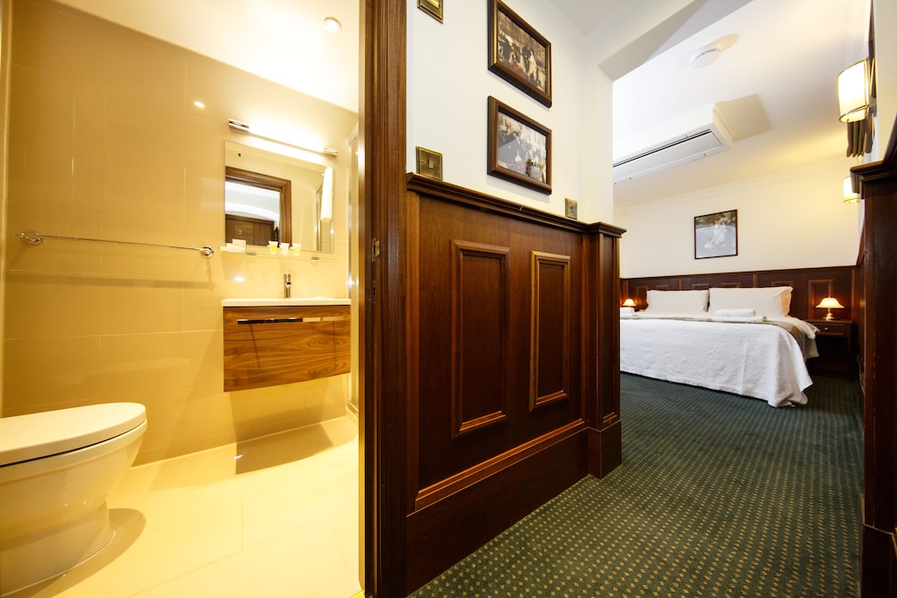 Regency House 5/69
