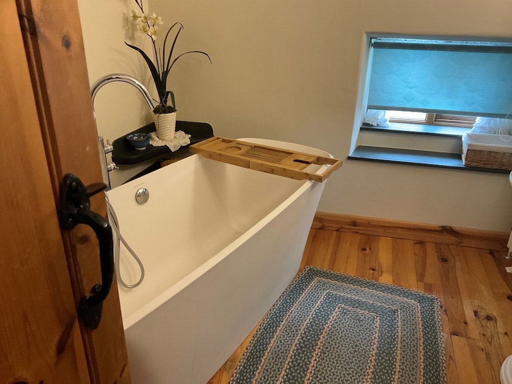 Armidale Cottages Bed & Breakfast 15/28