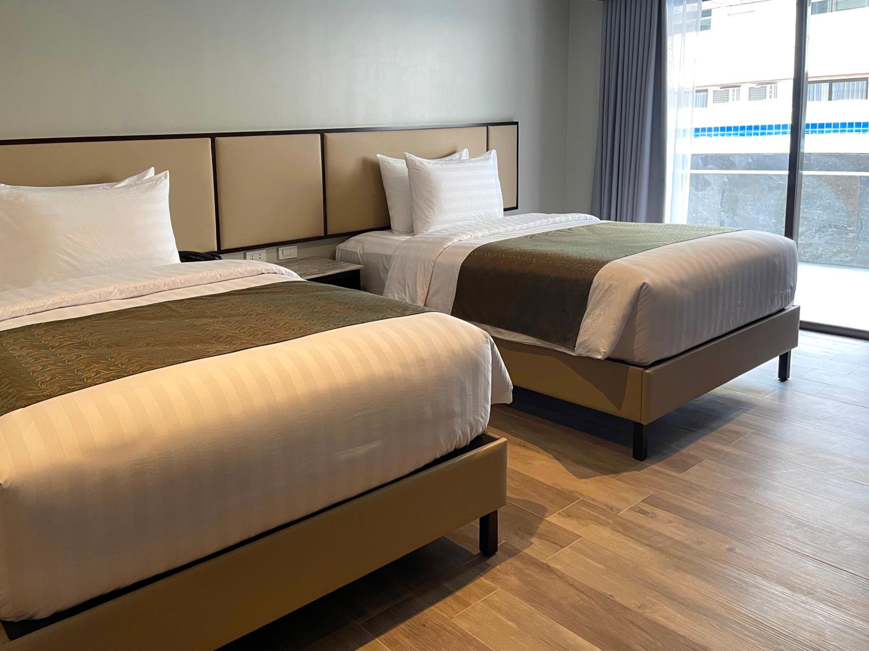 غرفة بسرير مزدوج بإطلالة على المسبح، Canyon Hotels Resorts Boracay 4/10