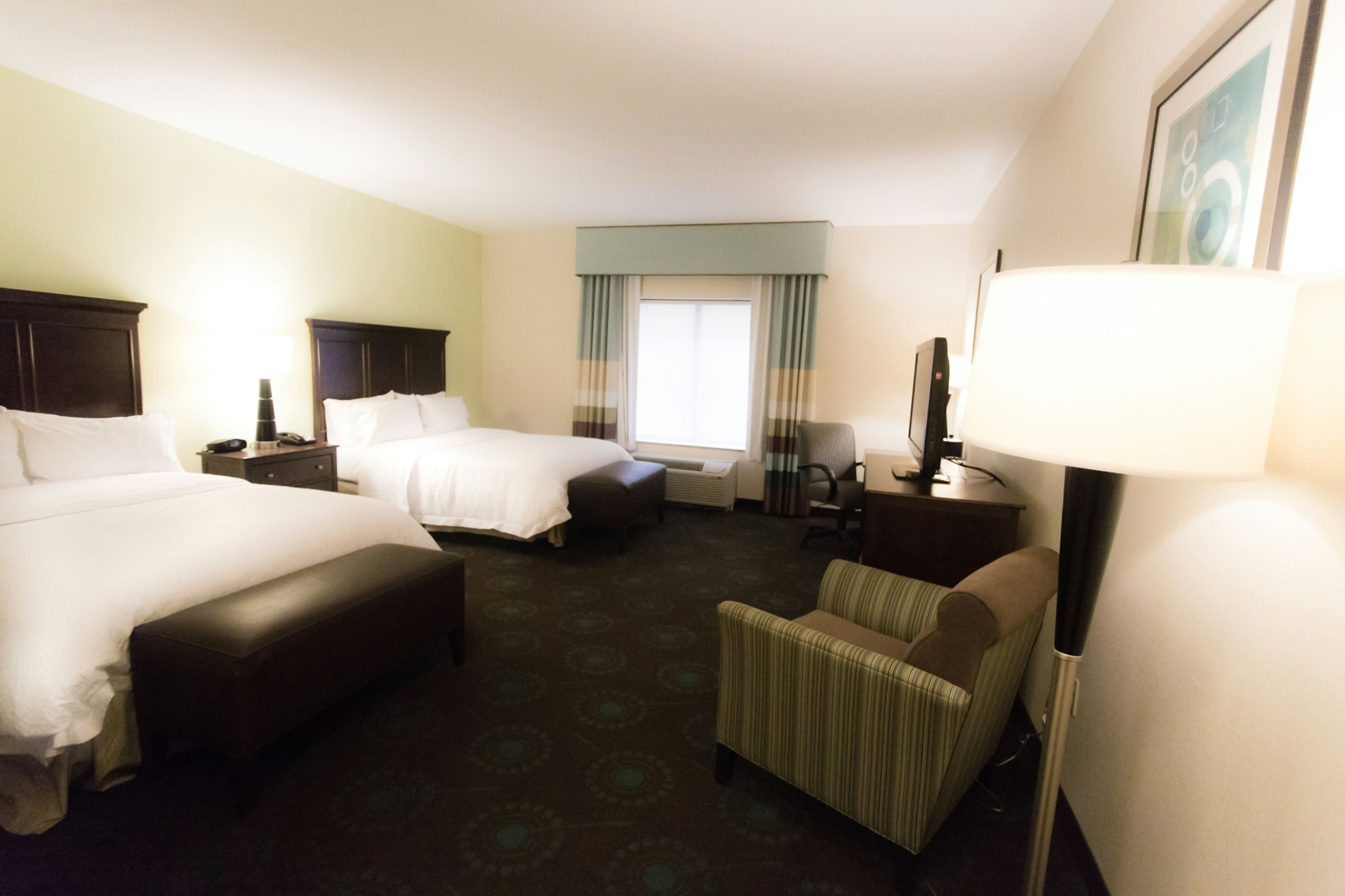 Room, 2 Queen Beds, Hampton Inn And Suites Middlebury In 4/5