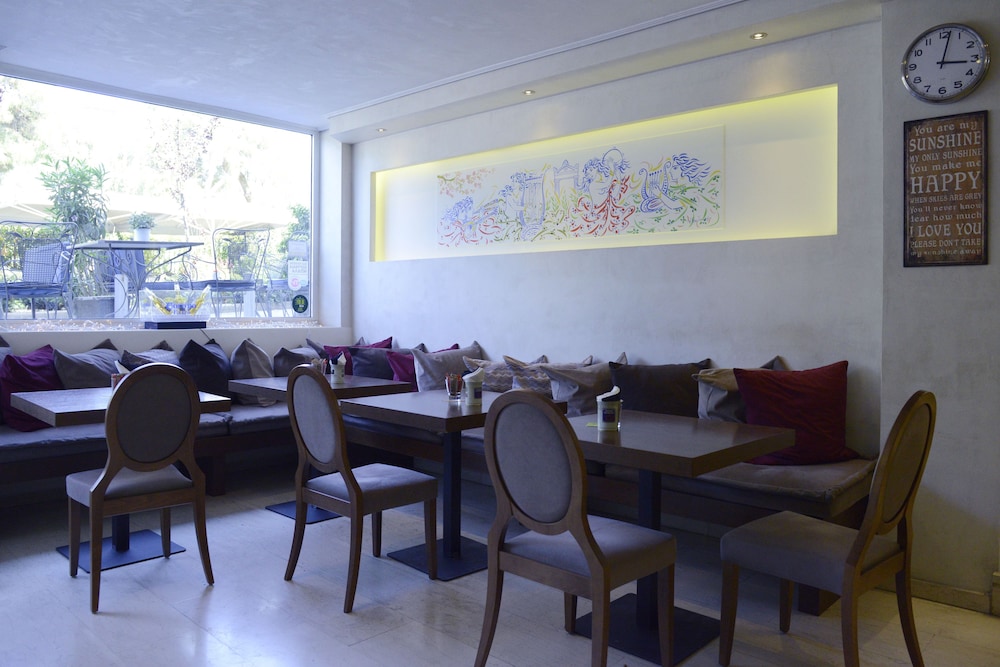 Phidias Hotel 54/69