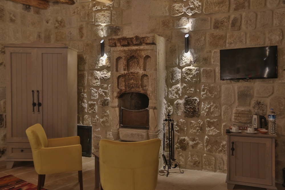 Acropolis Cave Suites 43/50