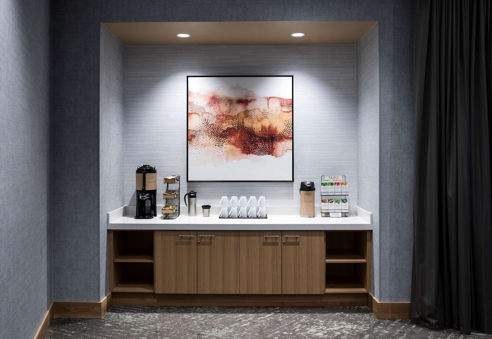 Hyatt Place Tempe/Phoenix/University 6/48