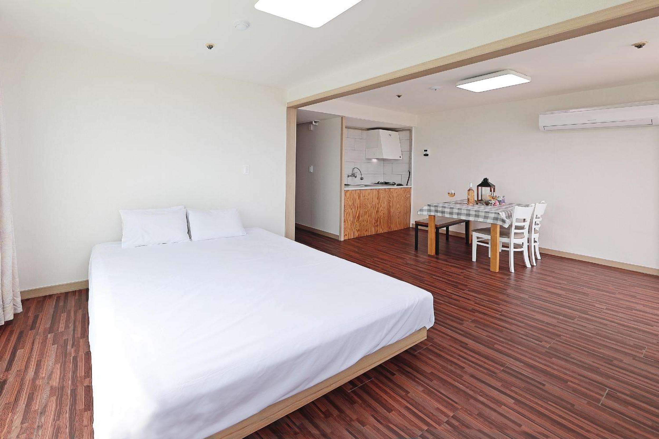 Condo, Spa, Water, Suite, Lateral Side Ocean View, Terrace، Ocean To You Resort Sokcho Seorak Beach Hotel And Condo 2/9