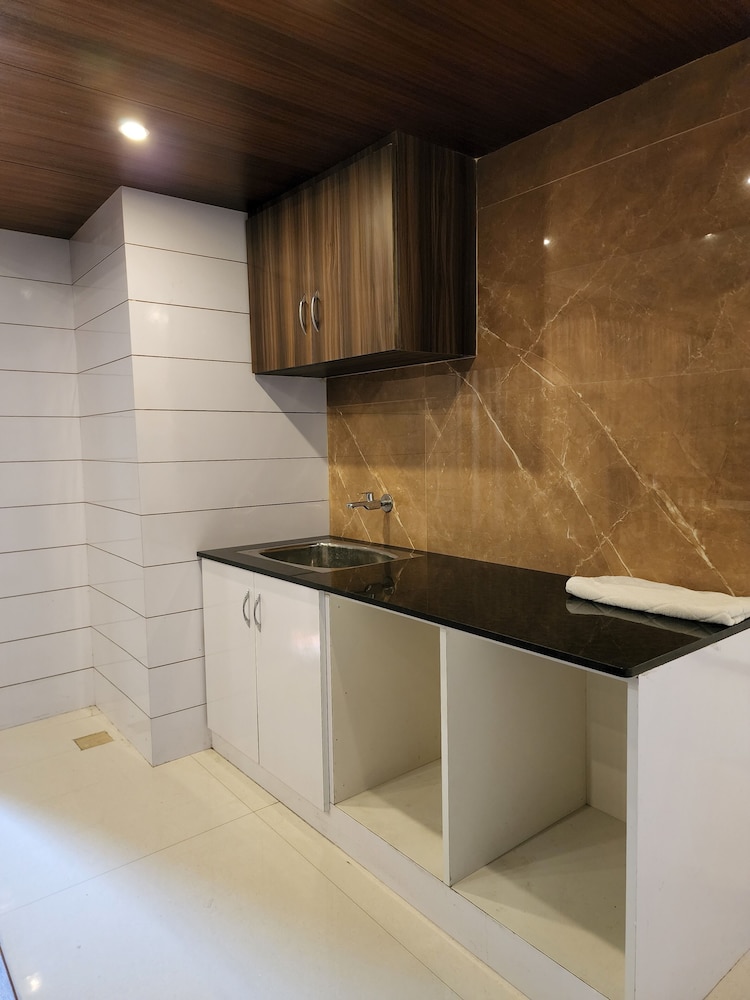 Hotel Preethi International 8/50