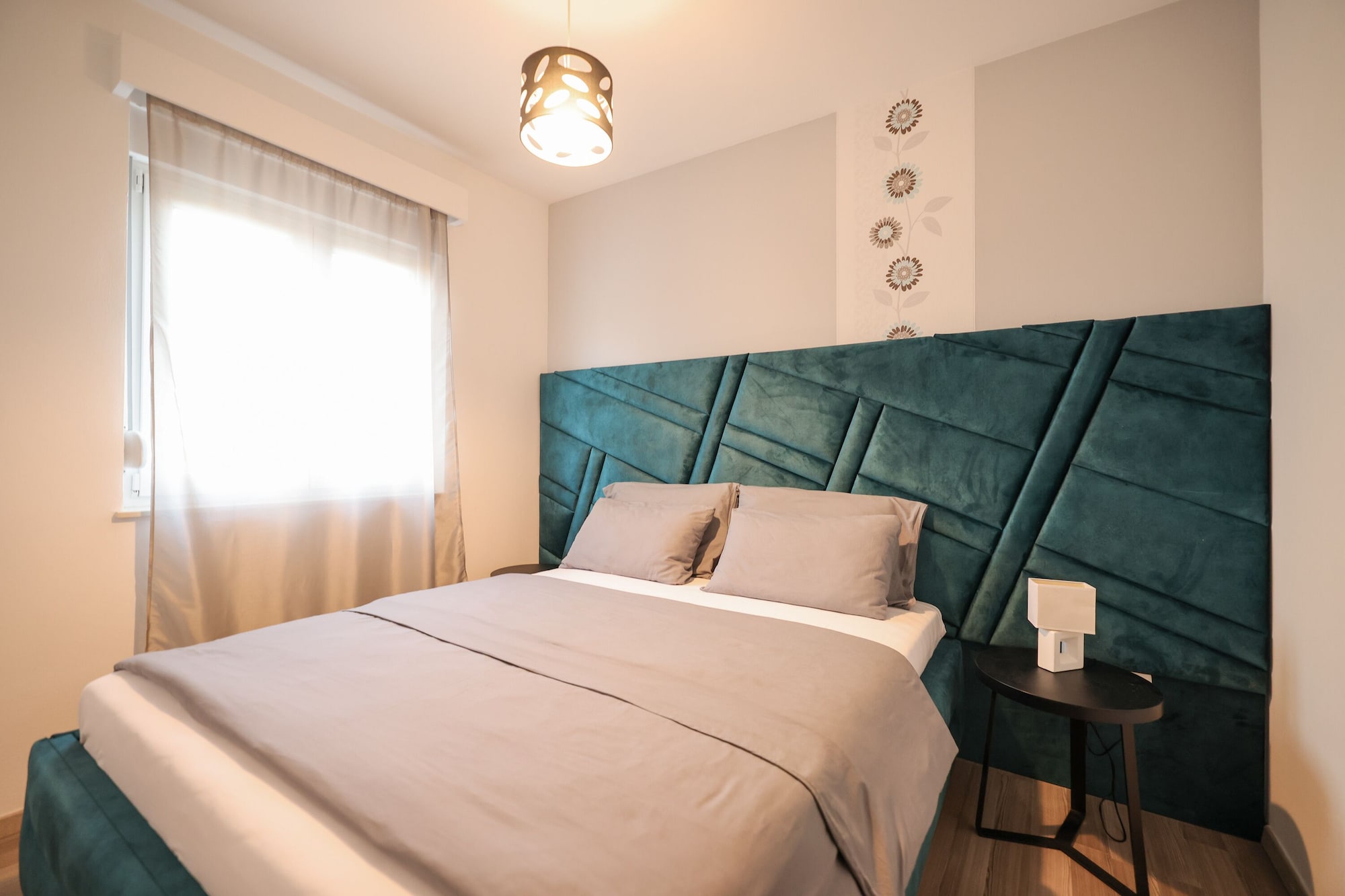 2 BEDROOMS, APARTMENT, 2 KING BEDS, POOL VIEW, SOFA