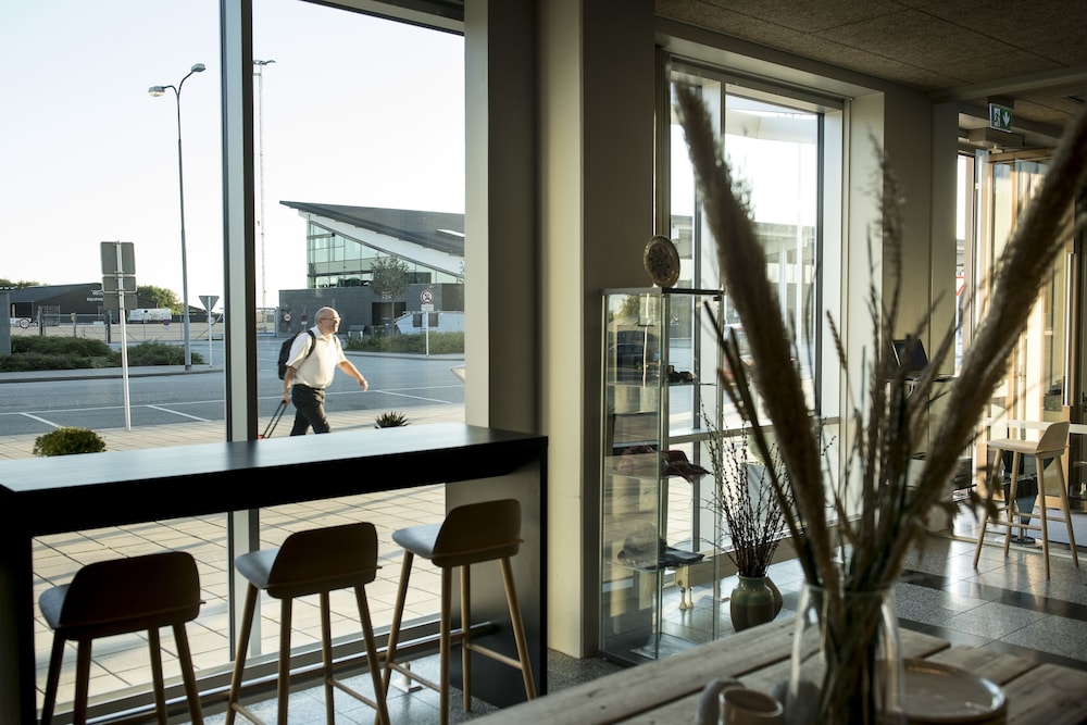 Aalborg Airport Hotel 41/53
