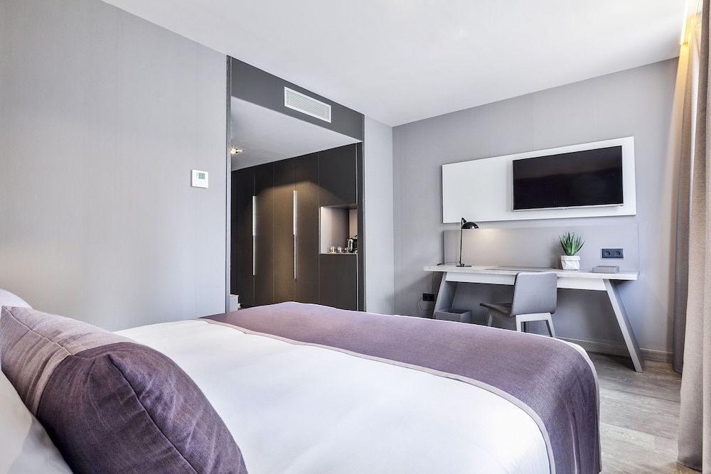 COMFORT, DOUBLE OR TWIN BED