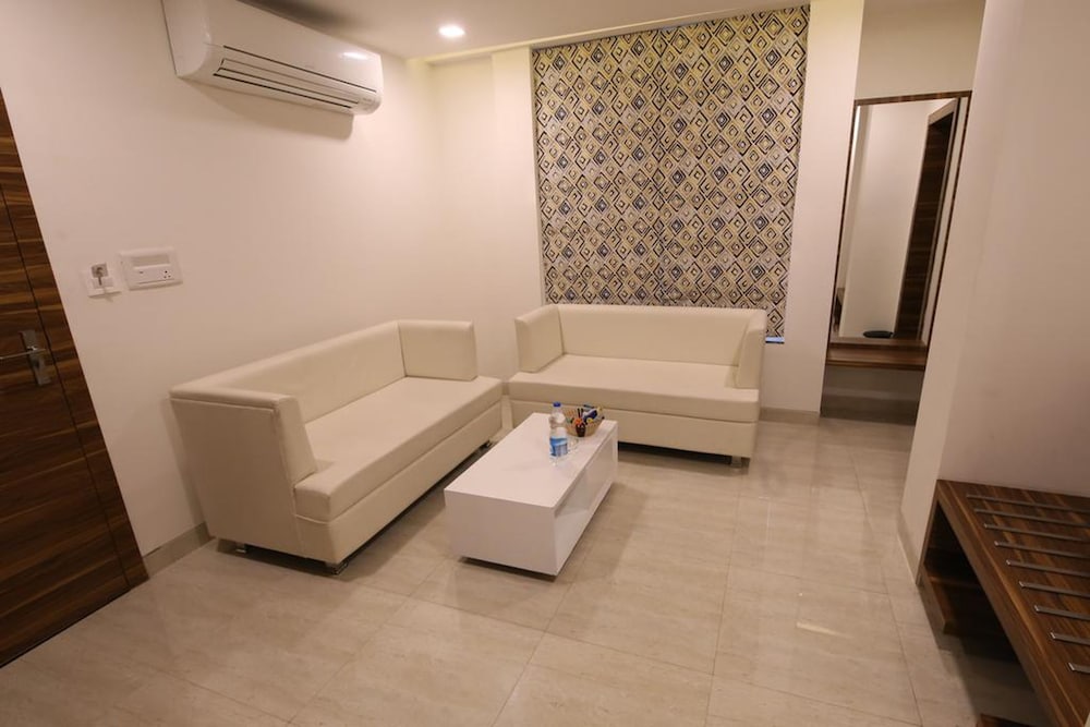Hotel Narayanam 11/21