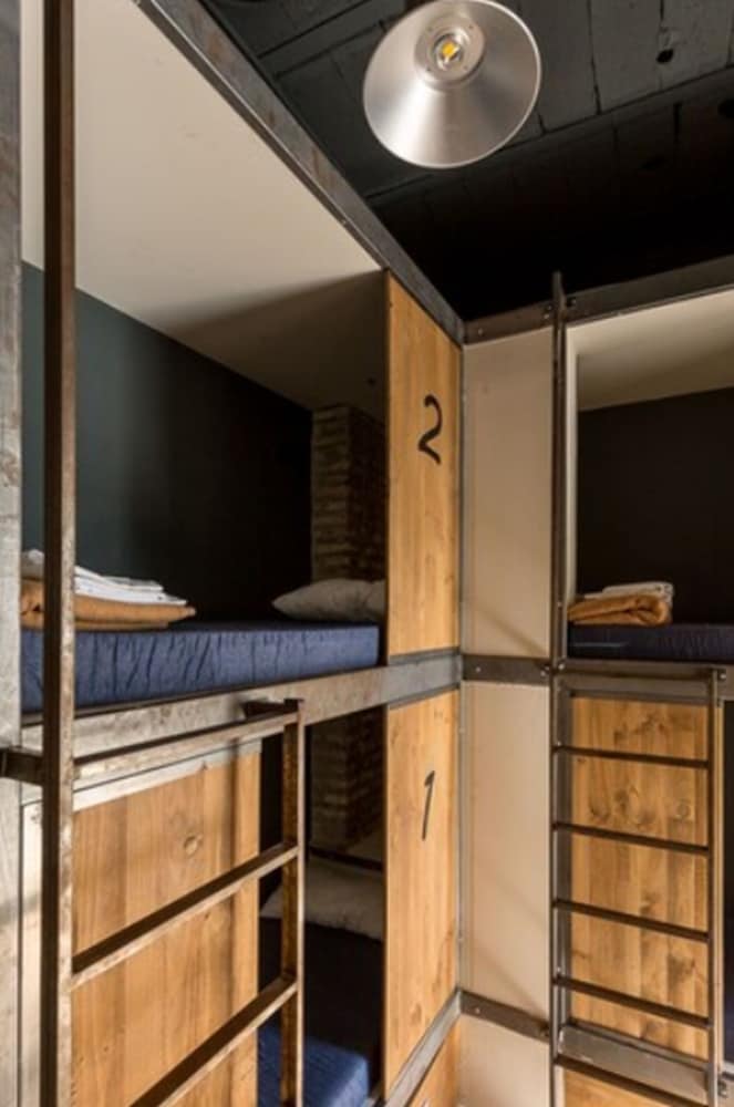 Black Swan Hostel Sevilla 24/62