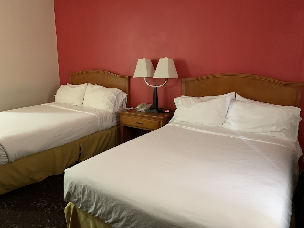 Ramada by Wyndham Santa Fe 5/36